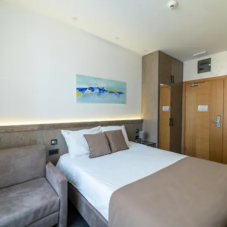 L L L Centar * Златибор