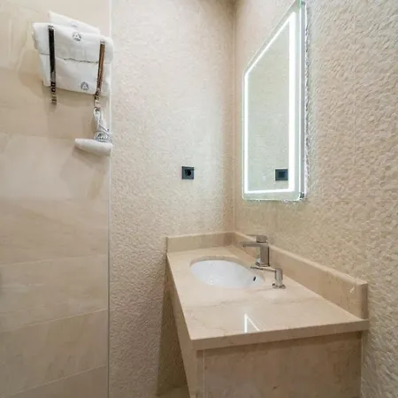 L L L Centar Апартаменты